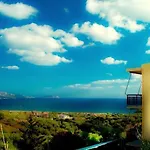 Meltemi And Appartamento Finikounta