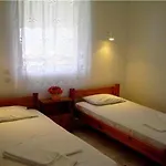 Meltemi And Appartamento Finikounta