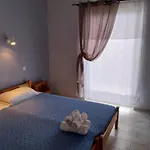 Meltemi And Appartamento Finikounta