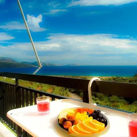 Meltemi And 아파트 피니코운타