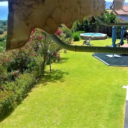 아파트 Meltemi And 피니코운타