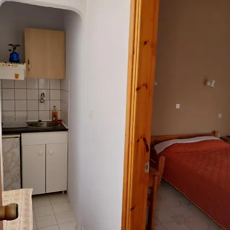 아파트 Meltemi And 피니코운타