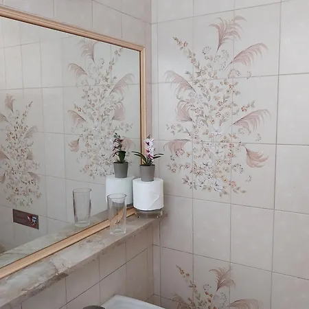 Meltemi And * فينيكونتا