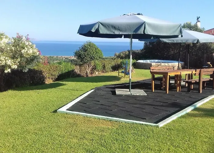 Meltemi And Apartamento Finikounta