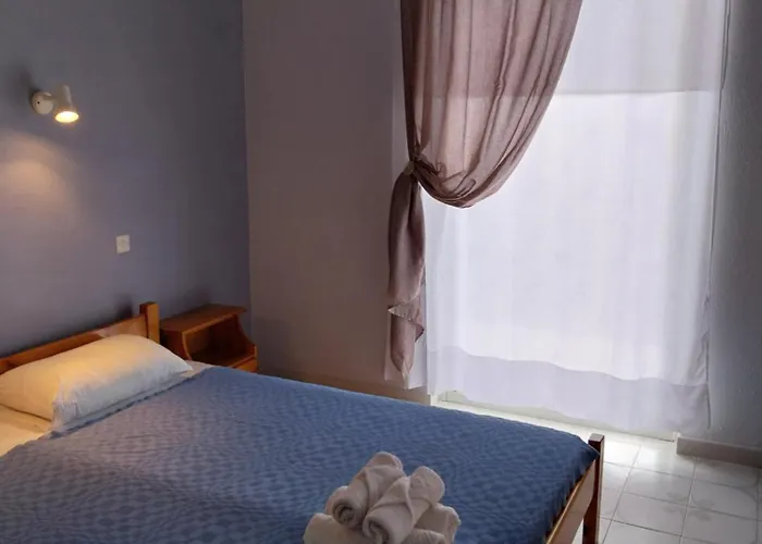 Meltemi And Apartamento Finikounta