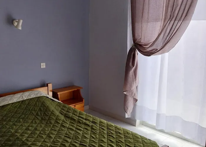 Meltemi And Finikounta