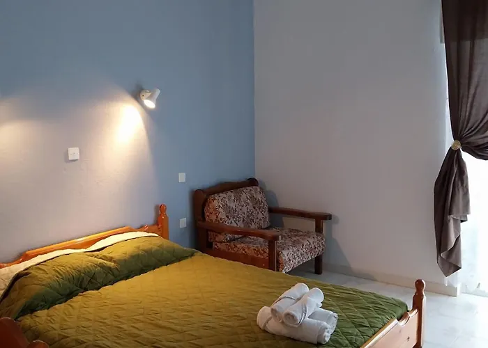 Meltemi And Apartamento Finikounta