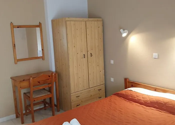 Meltemi And Finikounta