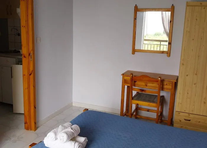 Meltemi And * Finikounta